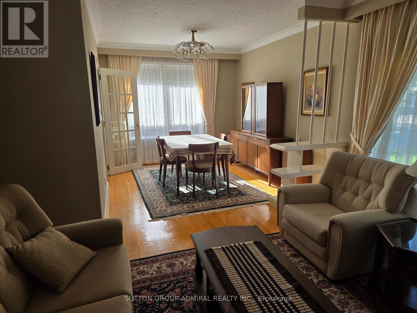 261 Epsom Downs Drive, Toronto, Ontario  M3M 1T3 - Photo 5 - W12440790