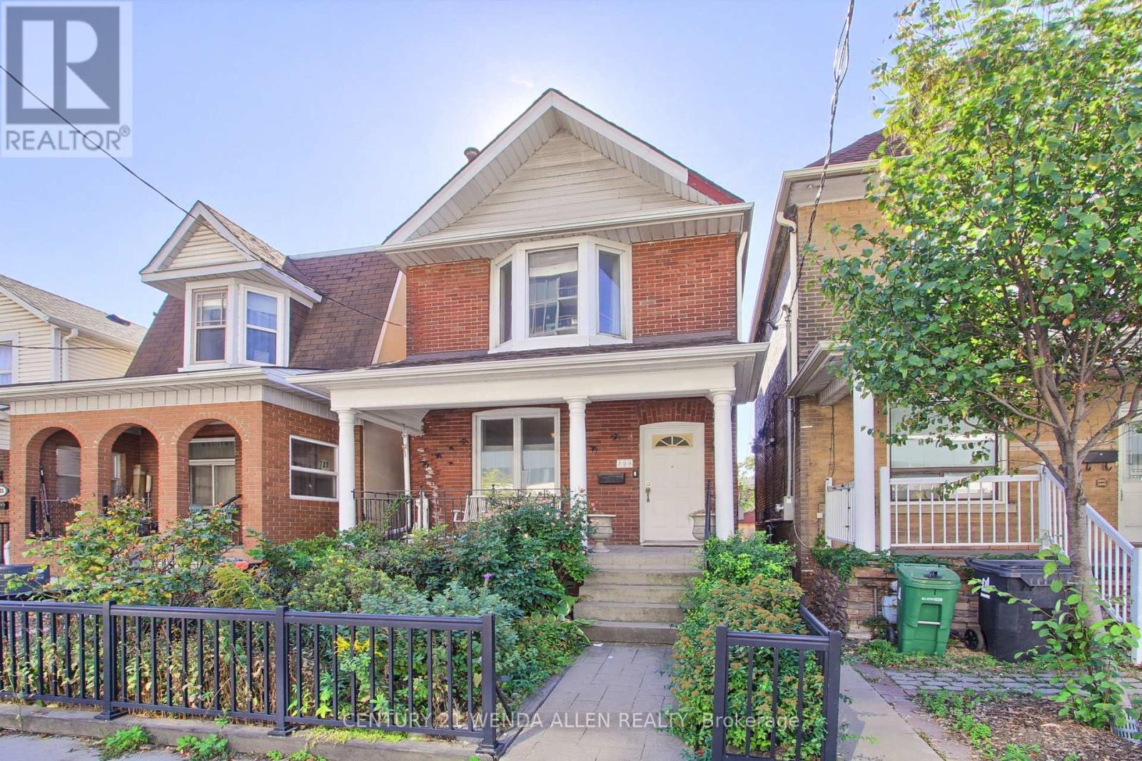 729 DUPONT STREET, Toronto, Ontario