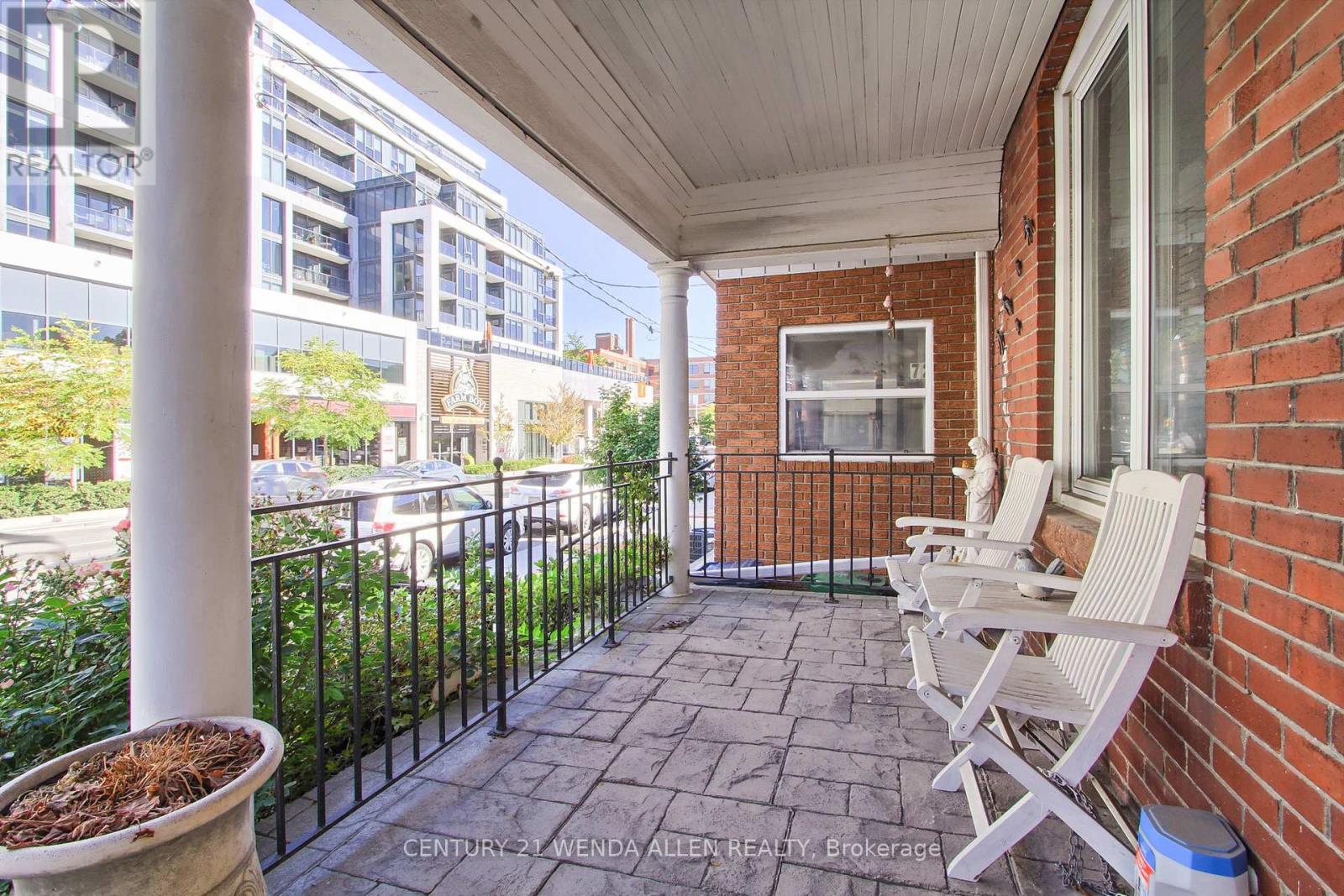 729 Dupont Street, Toronto, Ontario  M6G 1Z5 - Photo 2 - W12440847