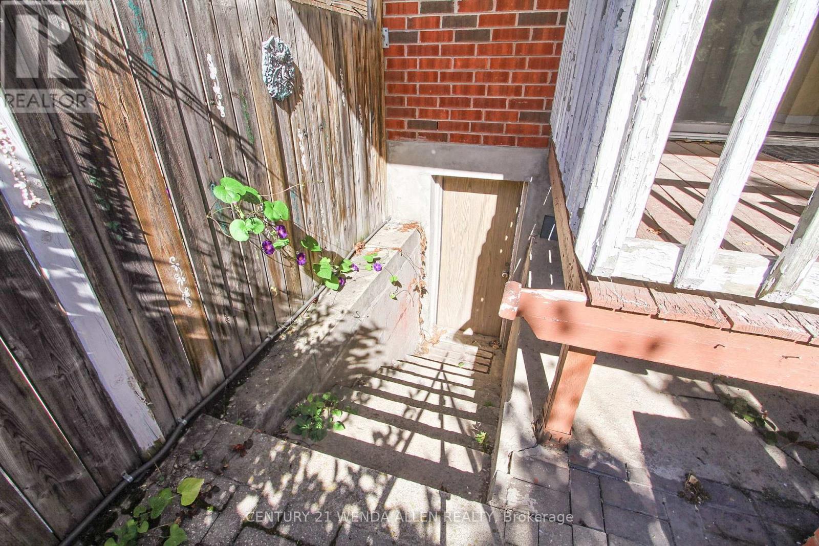 729 Dupont Street, Toronto, Ontario  M6G 1Z5 - Photo 25 - W12440847