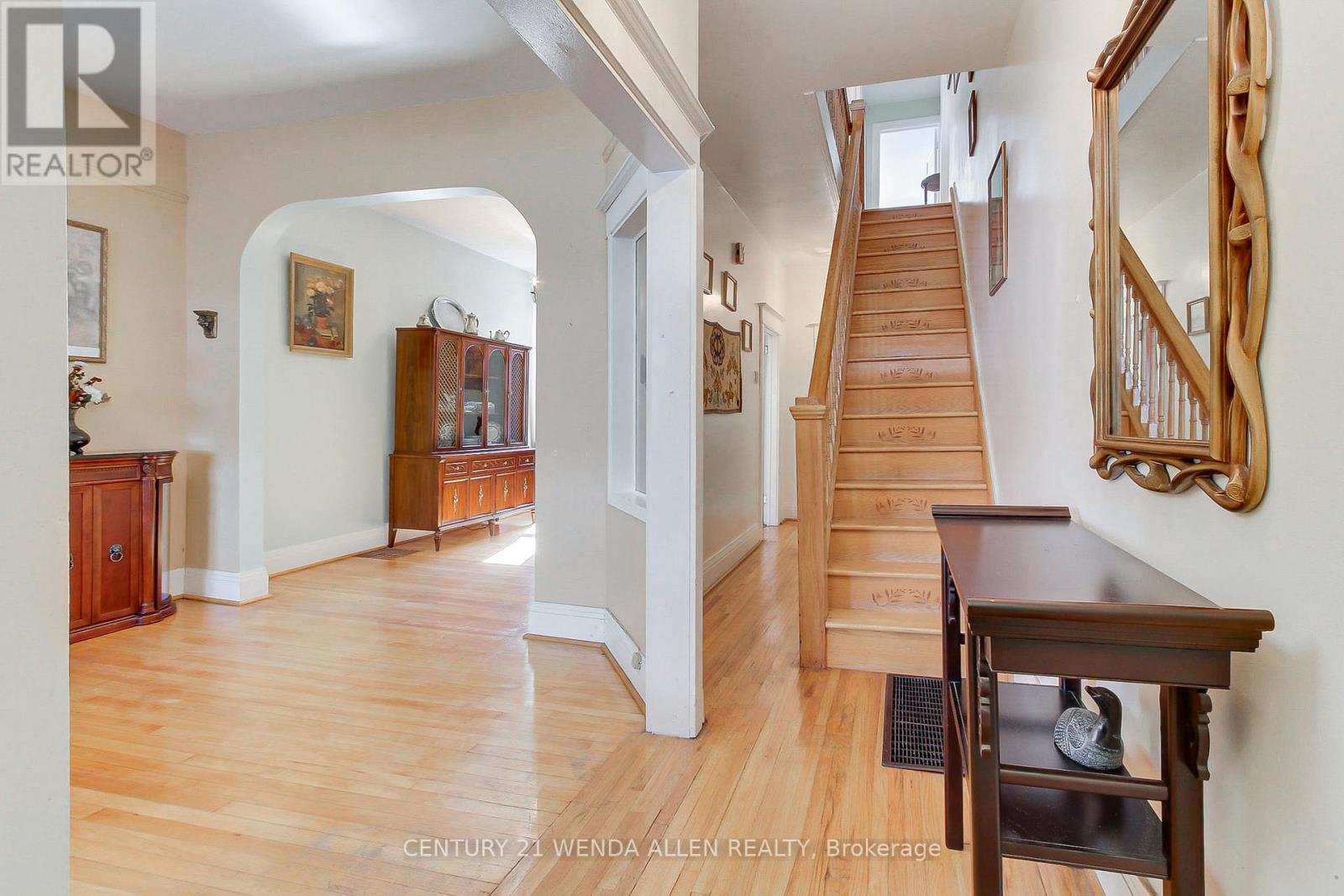 729 Dupont Street, Toronto, Ontario  M6G 1Z5 - Photo 4 - W12440847