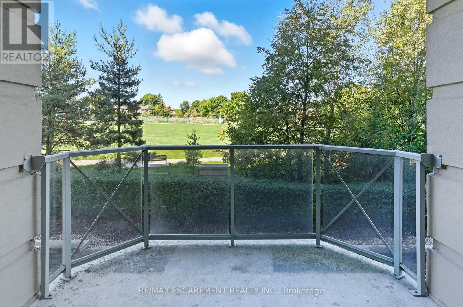 211 - 2075 Amherst Heights Drive, Burlington, Ontario  L7P 5B8 - Photo 11 - W12440858