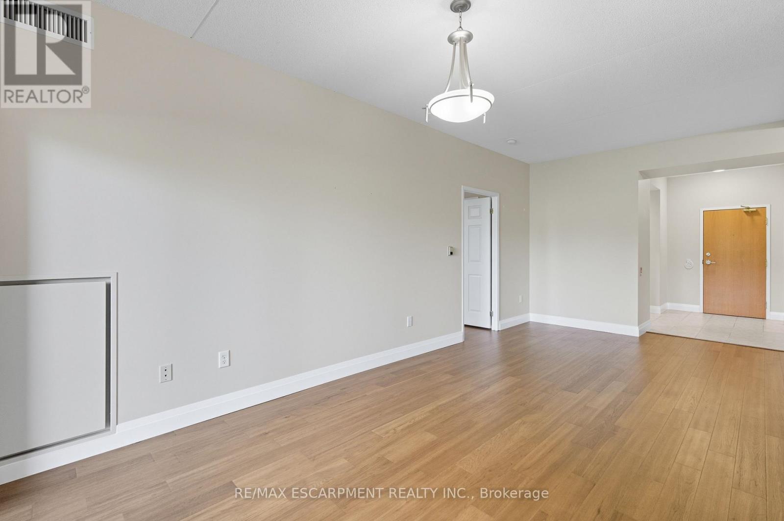 211 - 2075 Amherst Heights Drive, Burlington, Ontario  L7P 5B8 - Photo 17 - W12440858