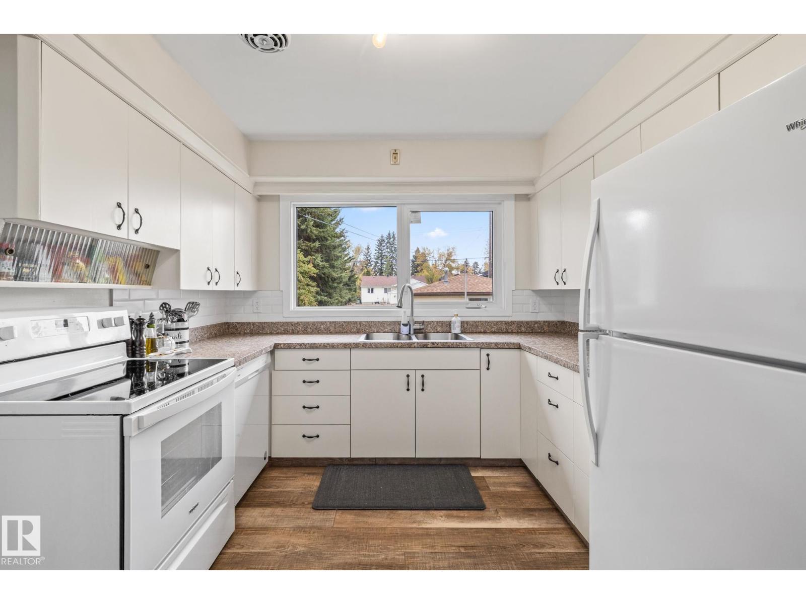 10820 60 Av Nw, Edmonton, Alberta  T6H 4R1 - Photo 13 - E4460480