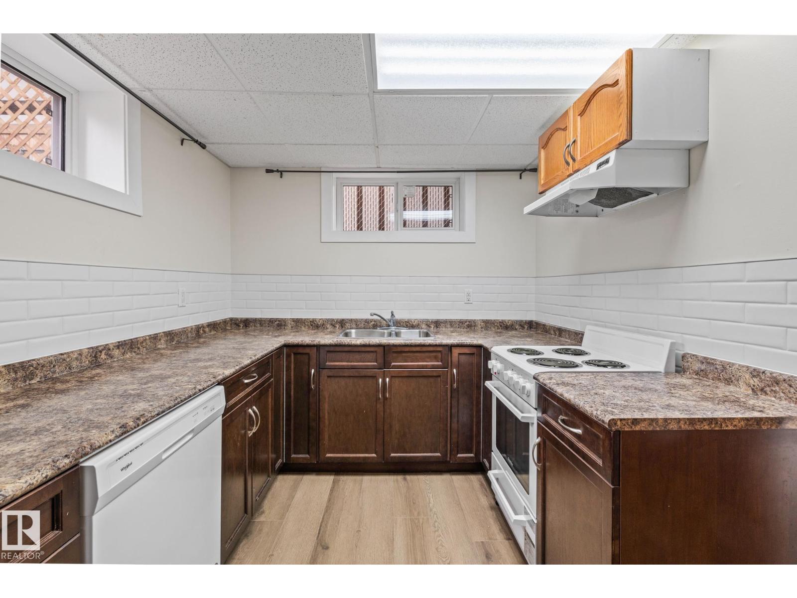 10820 60 Av Nw, Edmonton, Alberta  T6H 4R1 - Photo 27 - E4460480