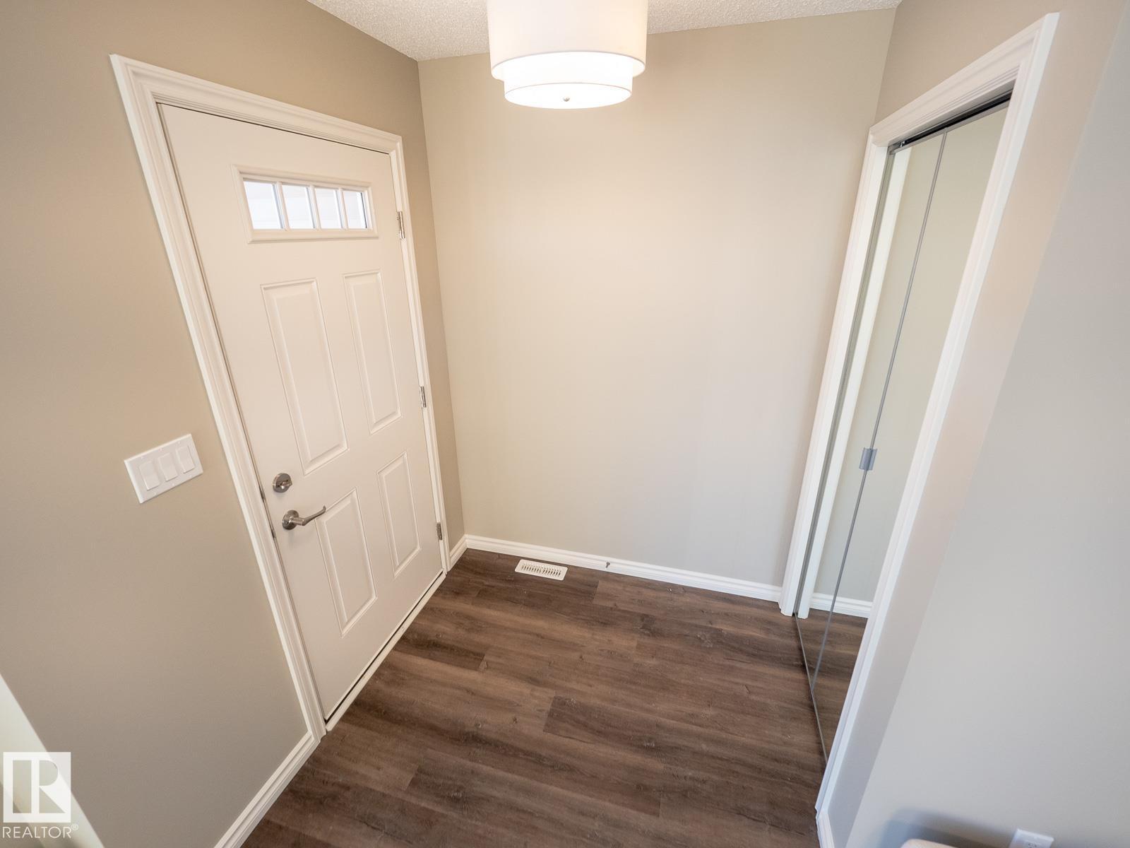 7230 Rosenthal Dr Nw, Edmonton, Alberta  T5T 7W9 - Photo 2 - E4460482