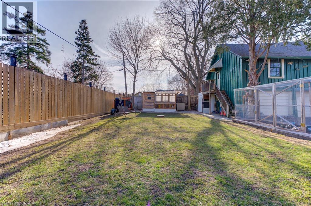 111 Erie Avenue, Brantford, Ontario  N3S 2G3 - Photo 39 - 40775495