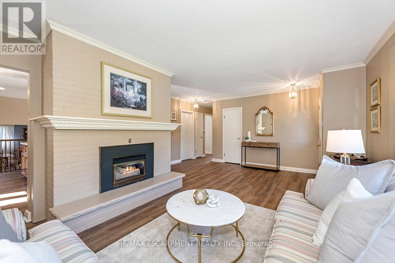 97 Ellis Crescent S, Waterloo, Ontario  N2J 2B9 - Photo 10 - X12440789