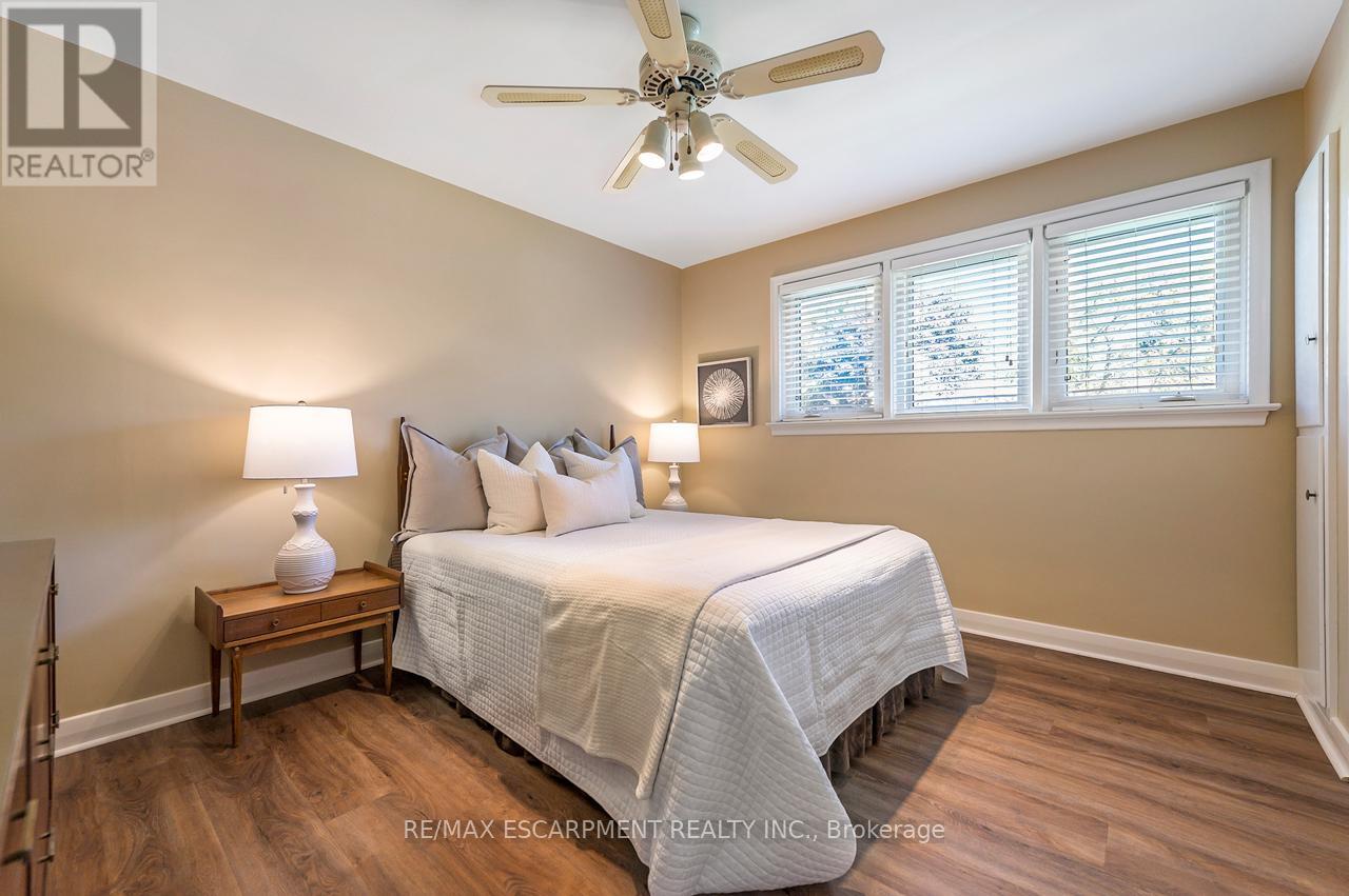 97 Ellis Crescent S, Waterloo, Ontario  N2J 2B9 - Photo 11 - X12440789