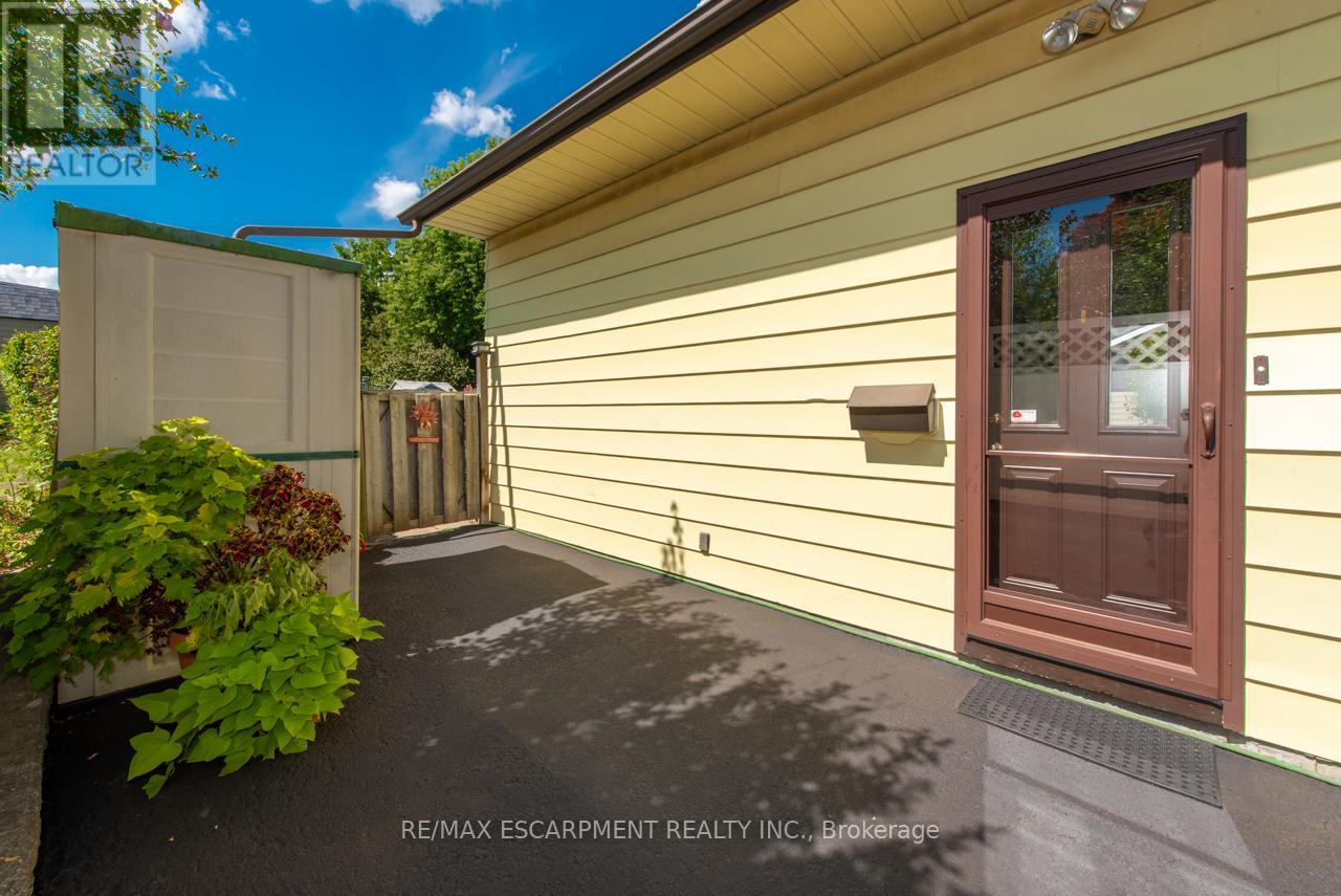 97 Ellis Crescent S, Waterloo, Ontario  N2J 2B9 - Photo 30 - X12440789