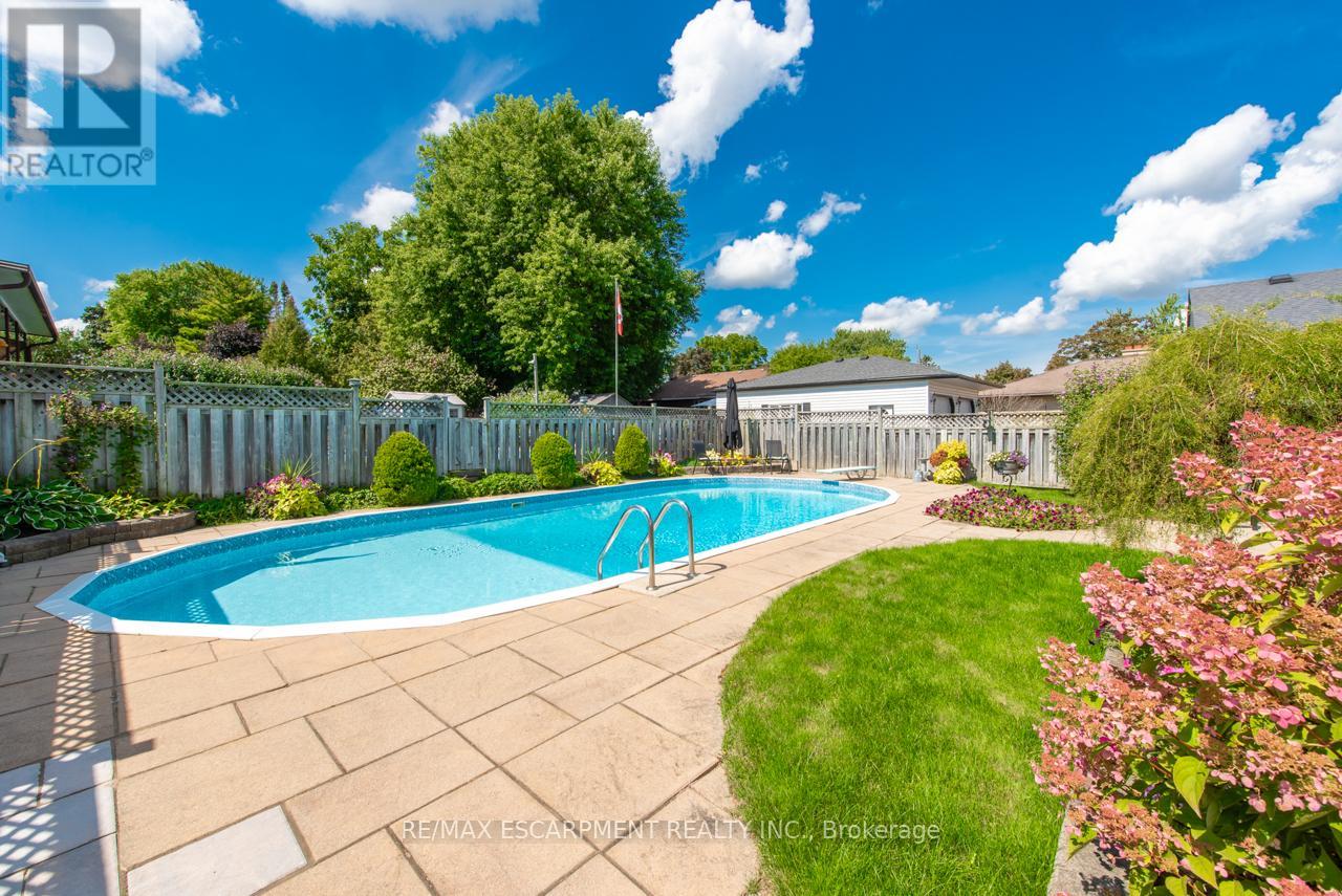97 Ellis Crescent S, Waterloo, Ontario  N2J 2B9 - Photo 31 - X12440789