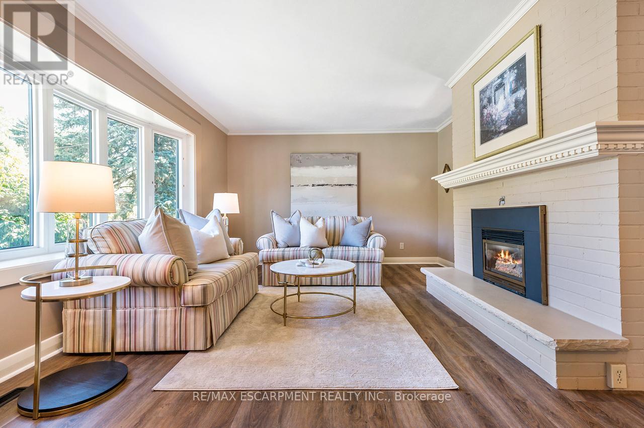 97 Ellis Crescent S, Waterloo, Ontario  N2J 2B9 - Photo 7 - X12440789