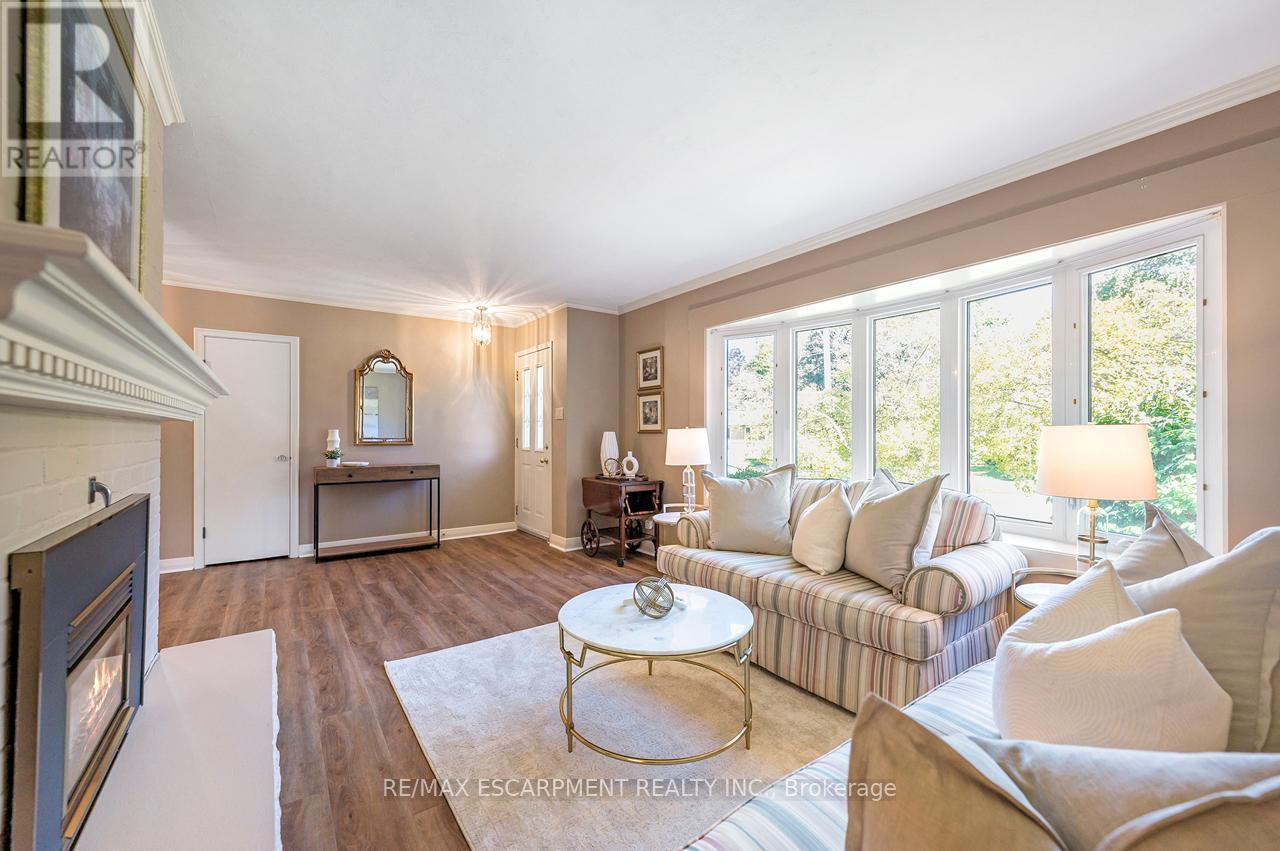 97 Ellis Crescent S, Waterloo, Ontario  N2J 2B9 - Photo 9 - X12440789