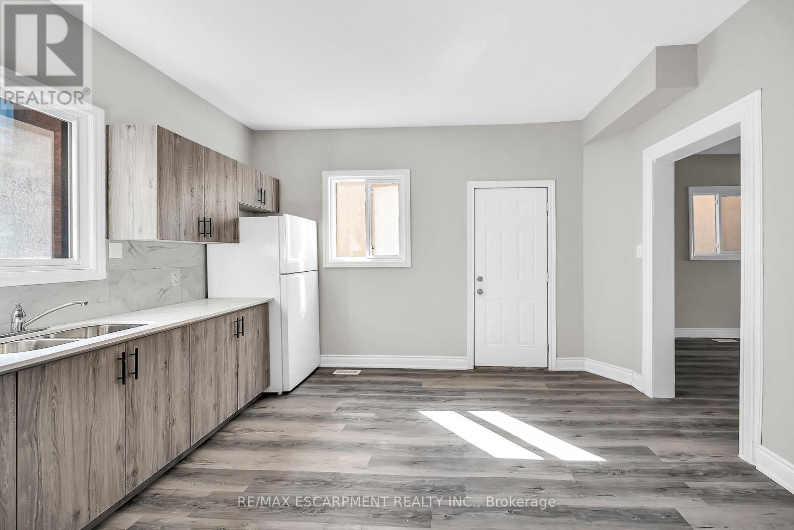 138 Sanford Avenue N, Hamilton, Ontario  L8L 5Z5 - Photo 12 - X12440810