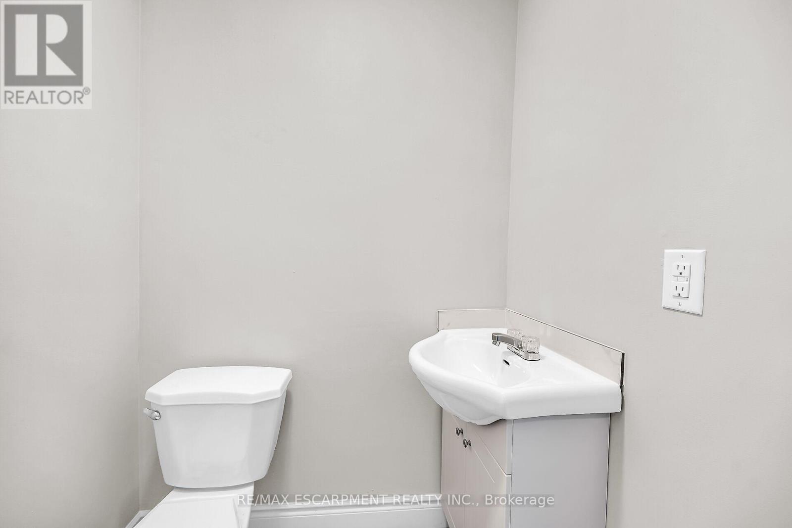 138 Sanford Avenue N, Hamilton, Ontario  L8L 5Z5 - Photo 13 - X12440810