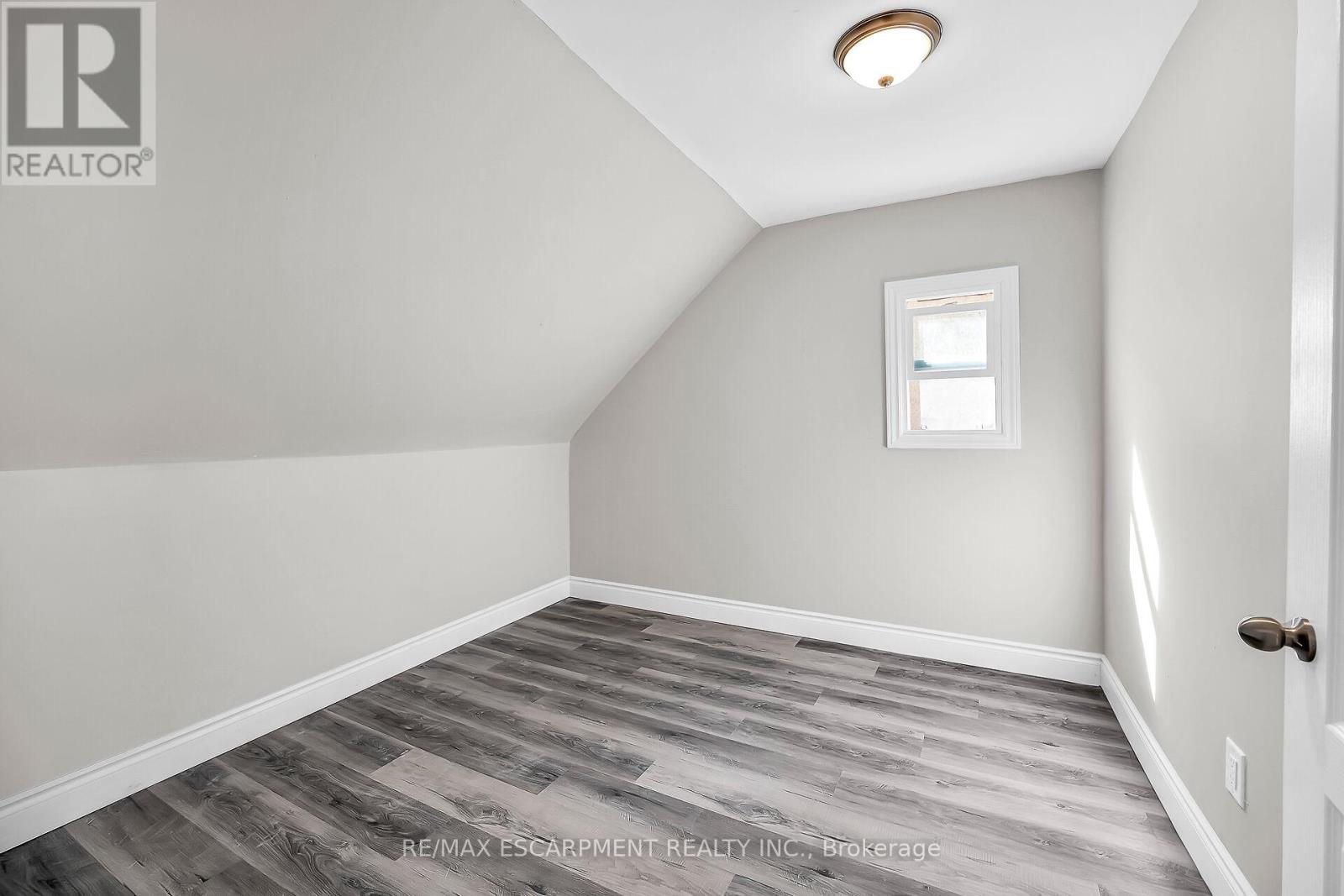 138 Sanford Avenue N, Hamilton, Ontario  L8L 5Z5 - Photo 17 - X12440810