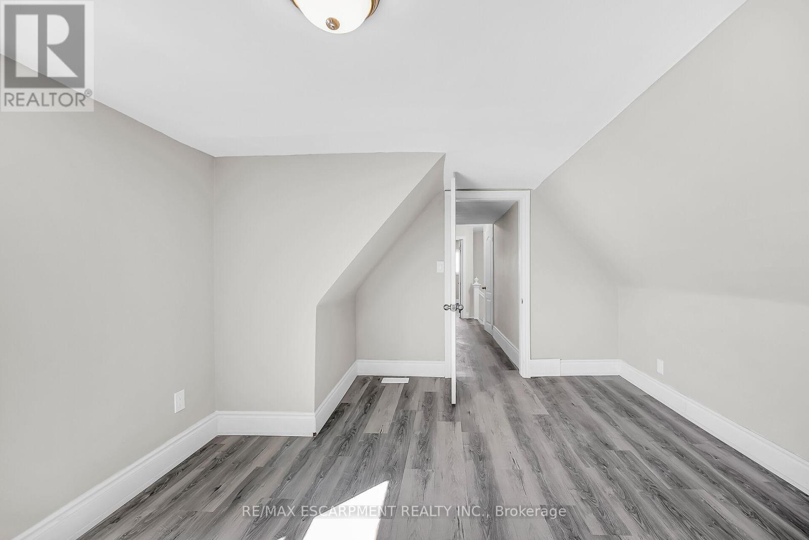 138 Sanford Avenue N, Hamilton, Ontario  L8L 5Z5 - Photo 18 - X12440810