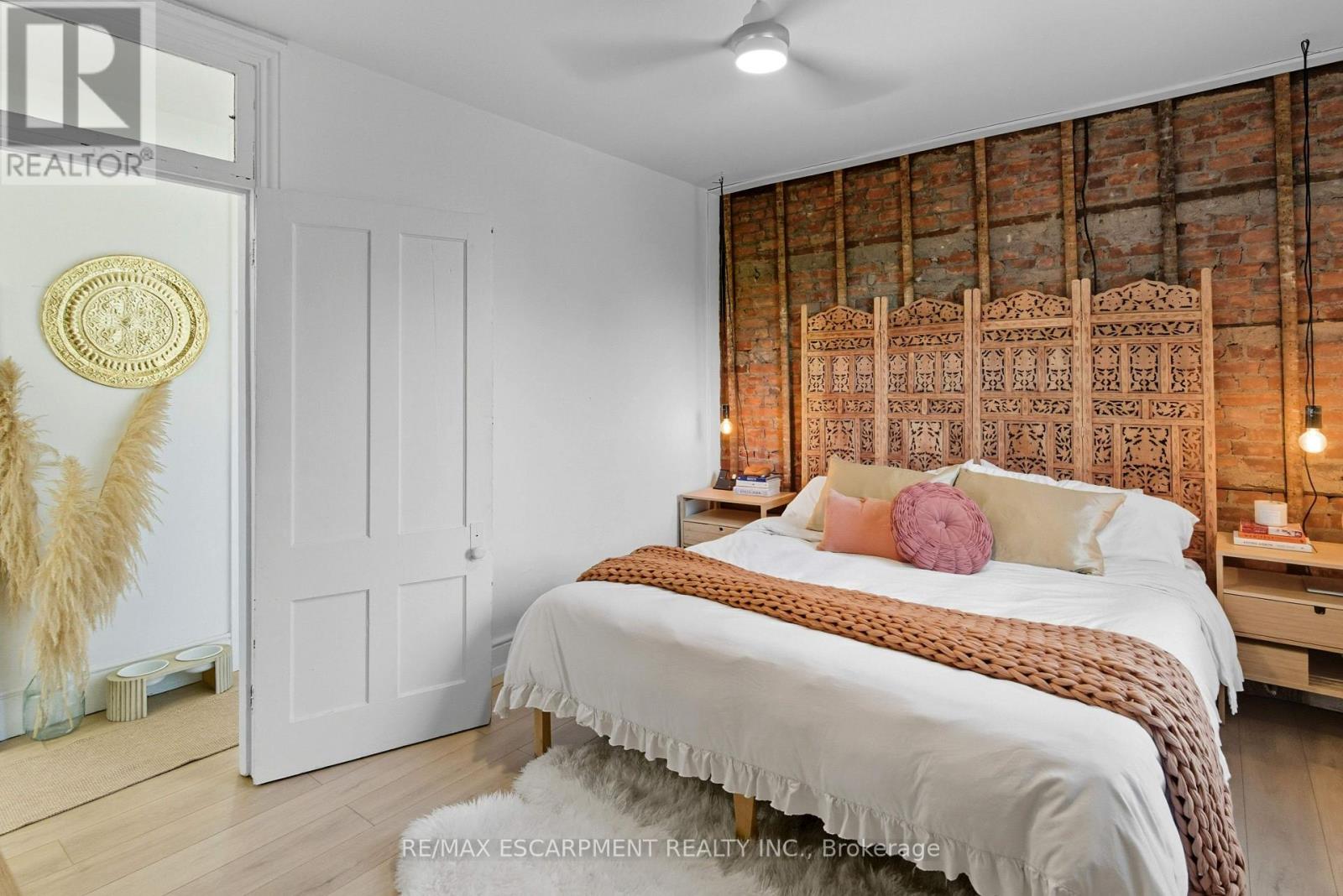 249 Bay Street N, Hamilton, Ontario  L8L 1M2 - Photo 11 - X12440845