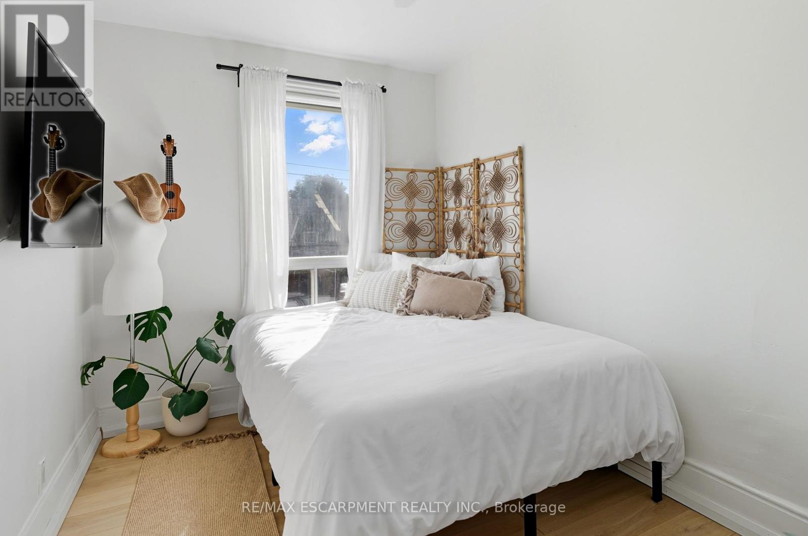 249 Bay Street N, Hamilton, Ontario  L8L 1M2 - Photo 12 - X12440845