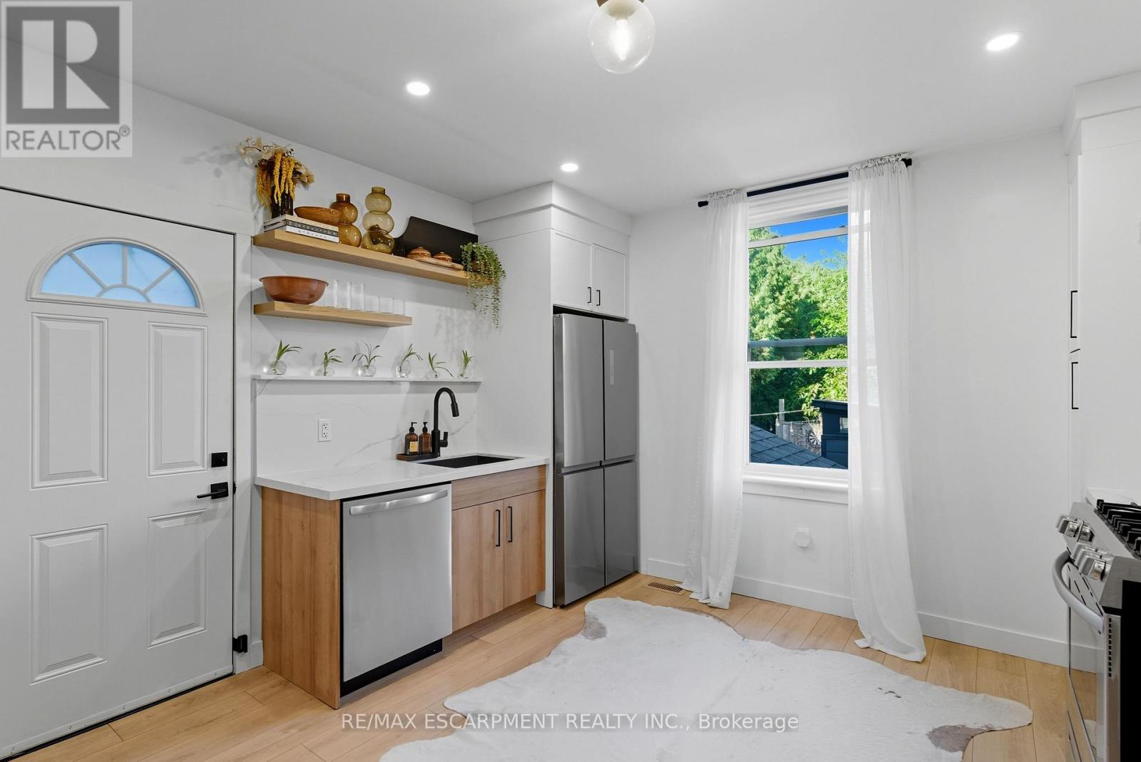 249 Bay Street N, Hamilton, Ontario  L8L 1M2 - Photo 8 - X12440845