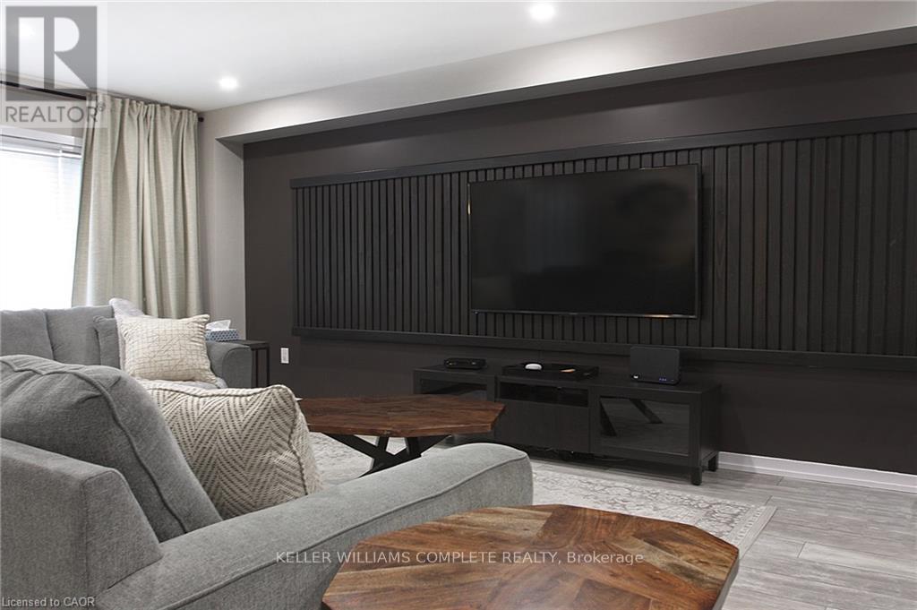 23 Scarletwood Street, Hamilton, Ontario  L8J 0K8 - Photo 4 - X12440848