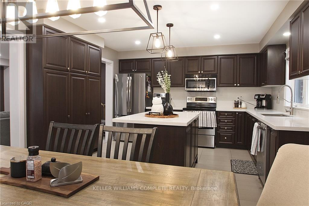 23 Scarletwood Street, Hamilton, Ontario  L8J 0K8 - Photo 8 - X12440848
