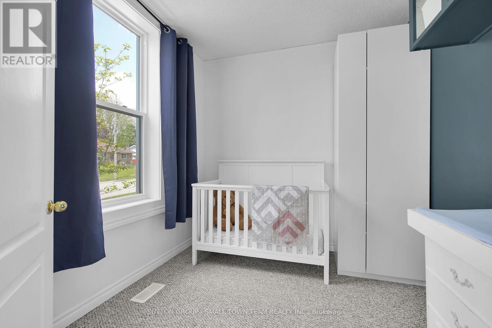 Photo 23 of 46 for 83 John Street W