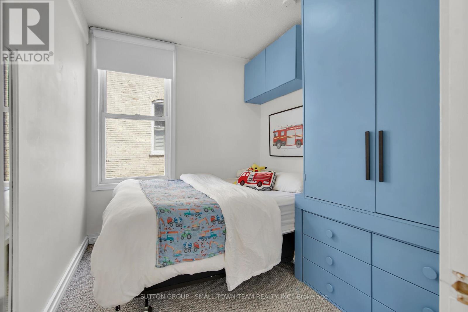 Photo 25 of 46 for 83 John Street W