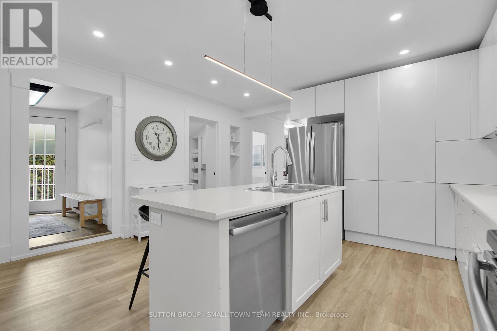 Photo 28 of 46 for 83 John Street W