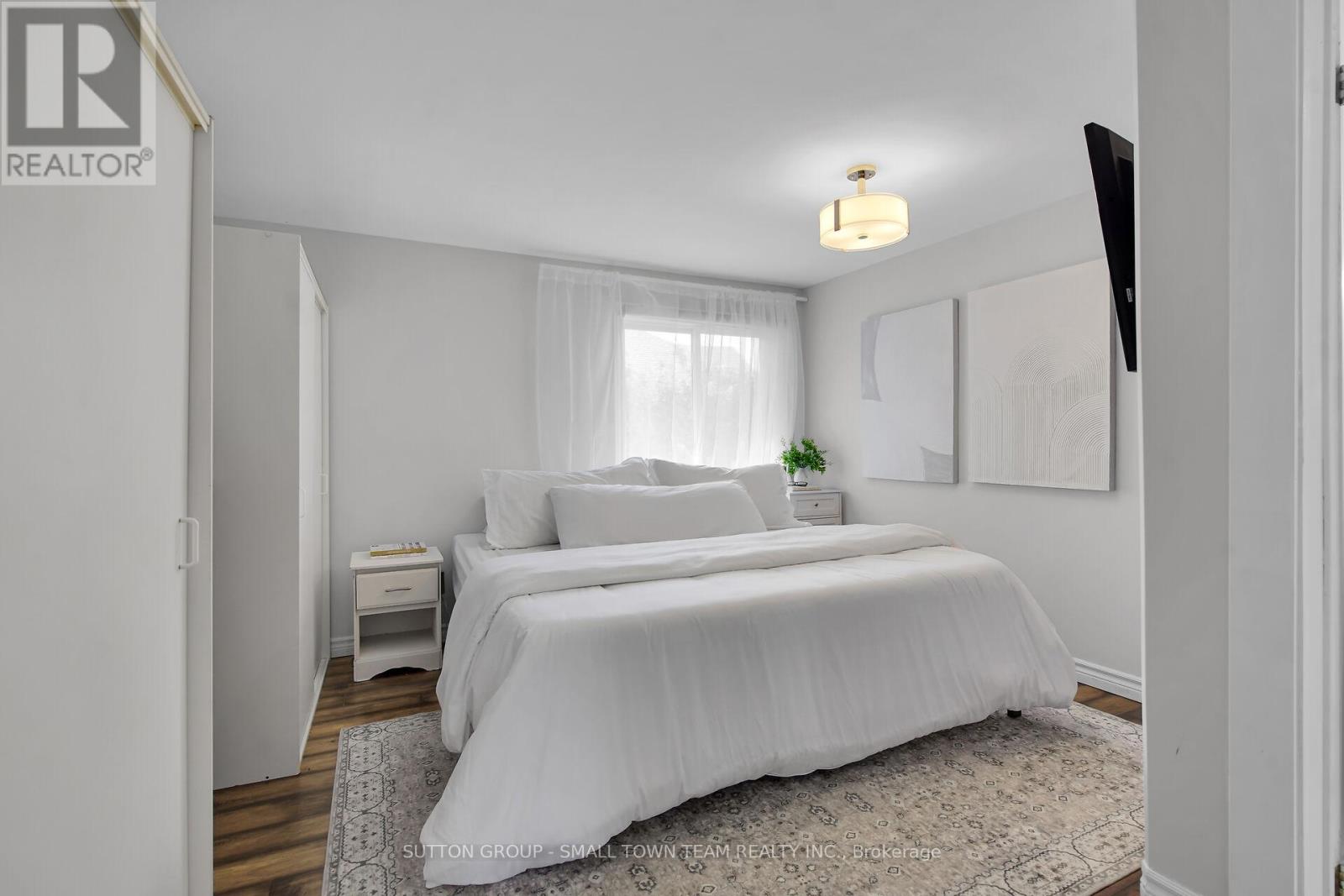 Photo 38 of 46 for 83 John Street W