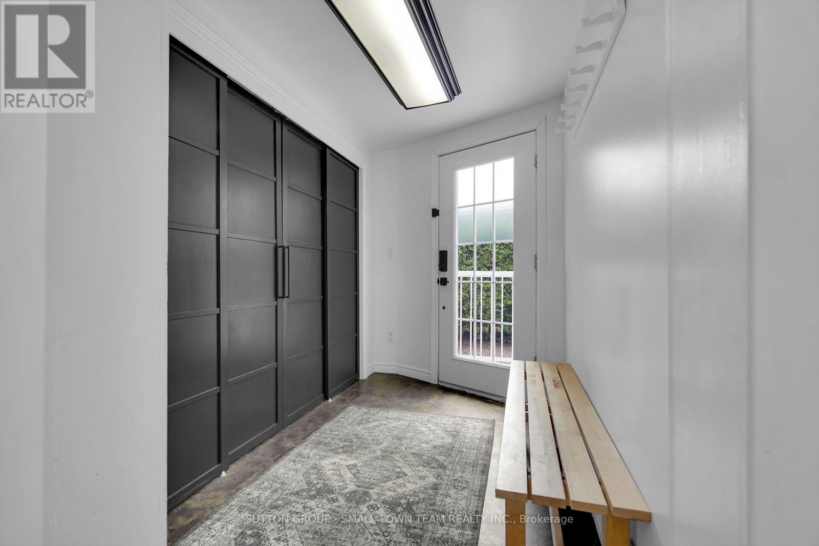 Photo 41 of 46 for 83 John Street W