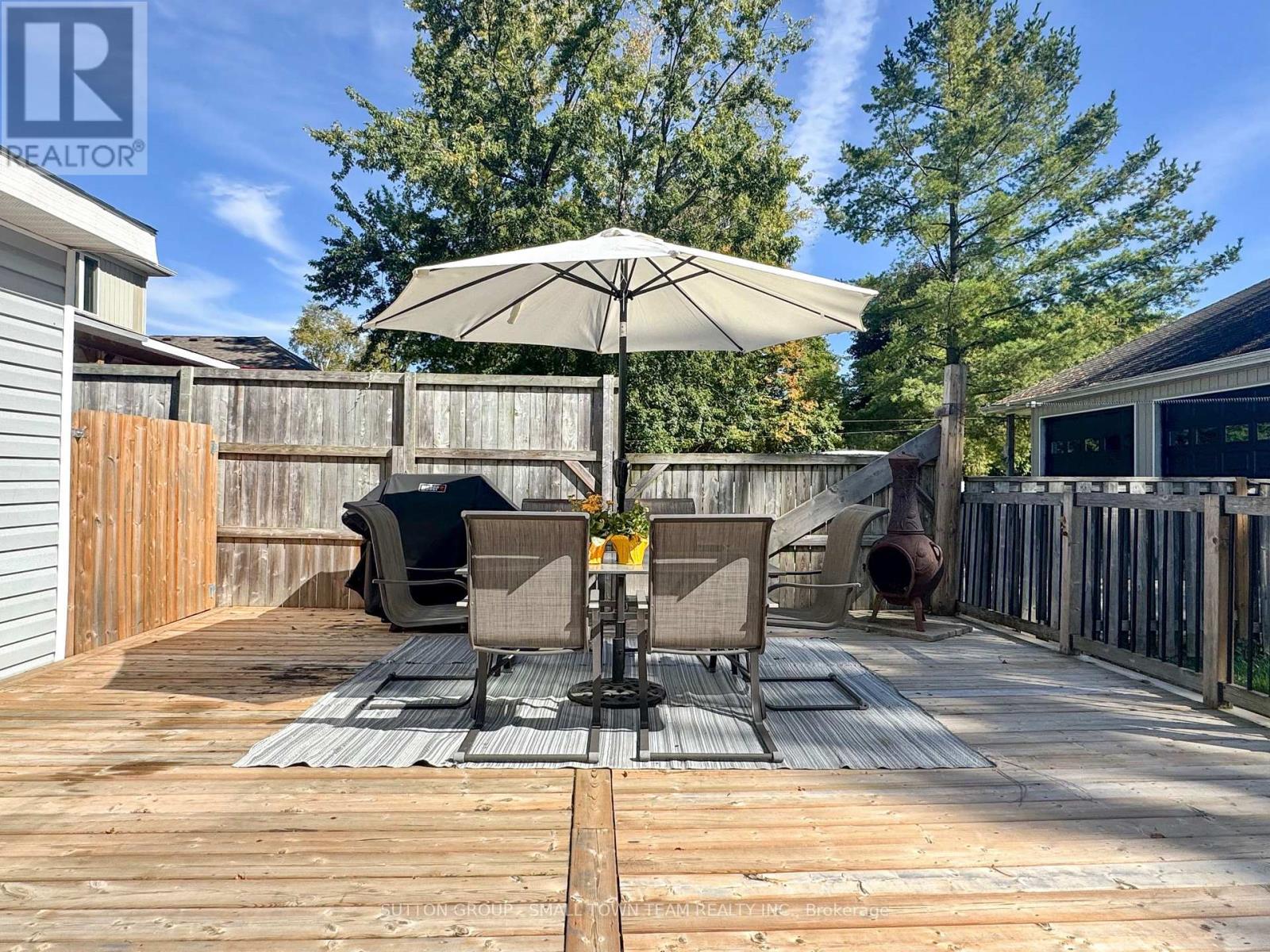 Photo 9 of 46 for 83 John Street W