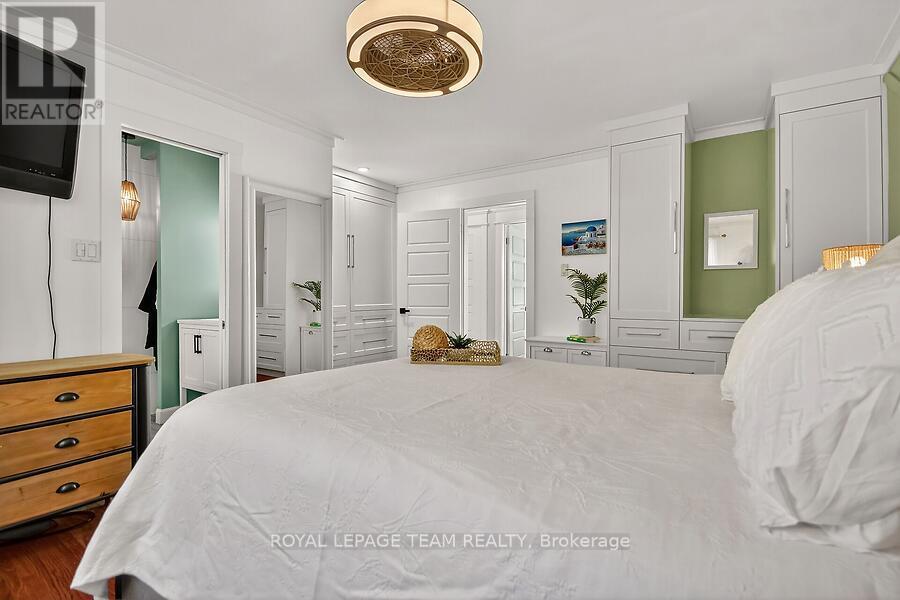 5664 South Island Park Drive, Ottawa, Ontario  K4M 1J3 - Photo 12 - X12439653