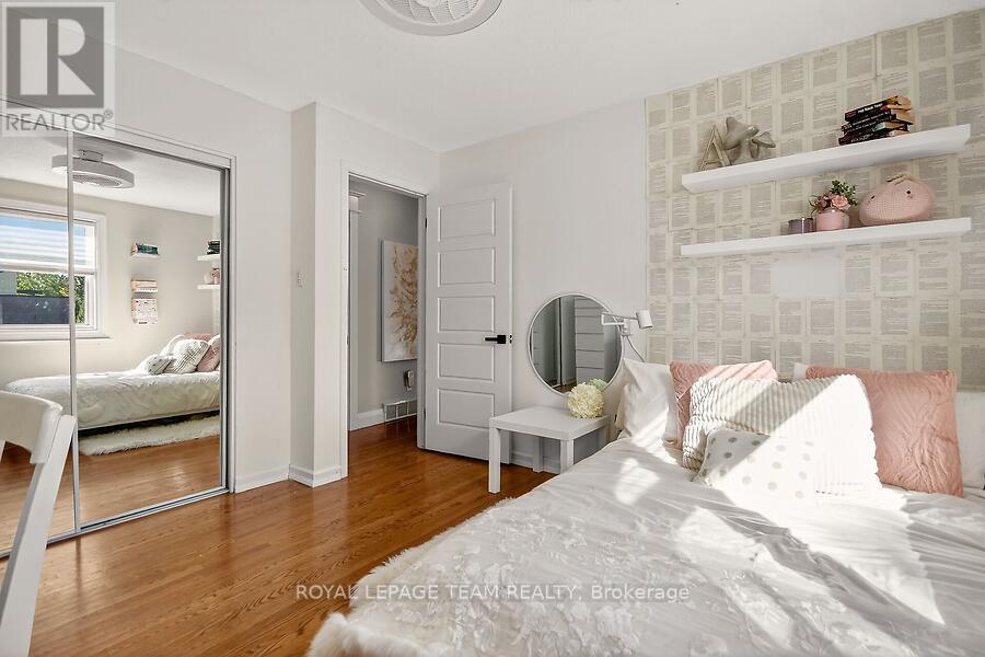 5664 South Island Park Drive, Ottawa, Ontario  K4M 1J3 - Photo 16 - X12439653