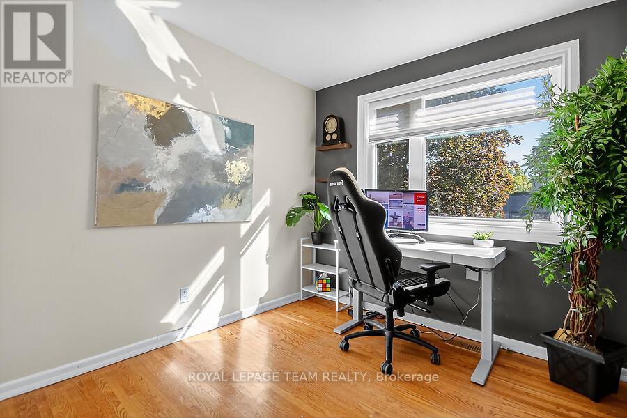 5664 South Island Park Drive, Ottawa, Ontario  K4M 1J3 - Photo 18 - X12439653
