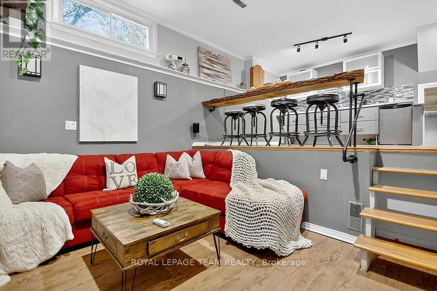 5664 South Island Park Drive, Ottawa, Ontario  K4M 1J3 - Photo 22 - X12439653