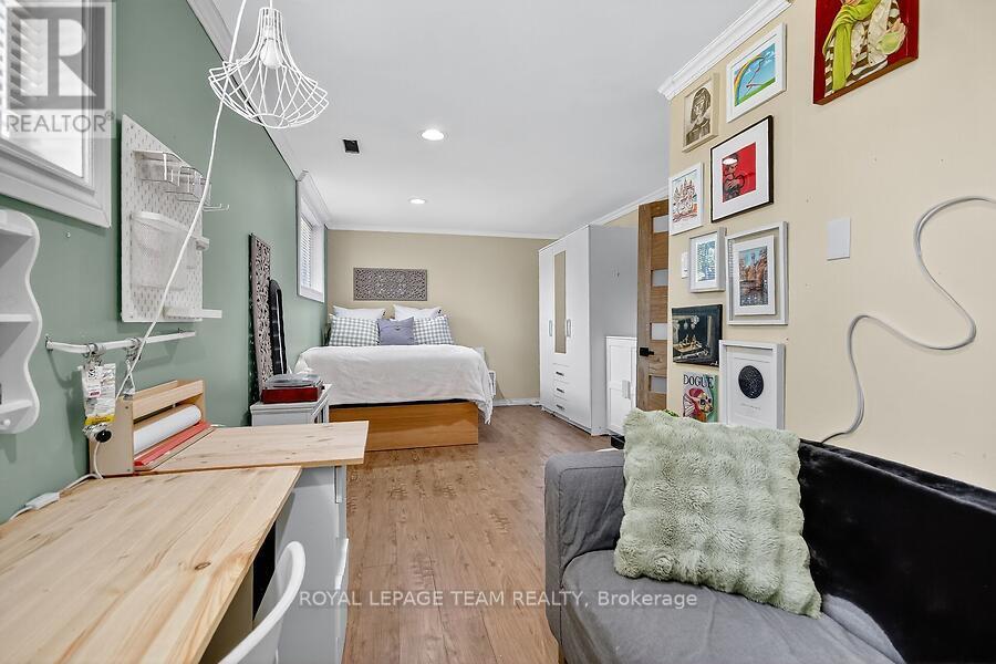 5664 South Island Park Drive, Ottawa, Ontario  K4M 1J3 - Photo 25 - X12439653