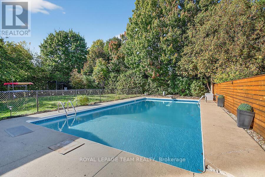 5664 South Island Park Drive, Ottawa, Ontario  K4M 1J3 - Photo 34 - X12439653