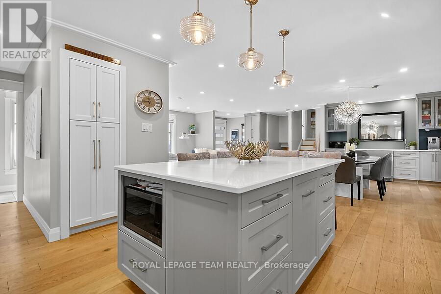 5664 South Island Park Drive, Ottawa, Ontario  K4M 1J3 - Photo 9 - X12439653