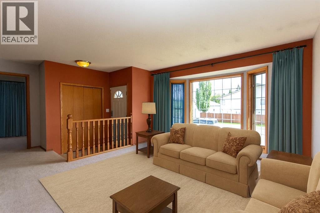 66 Edwards Crescent, Red Deer, Alberta  T4R 2N1 - Photo 3 - A2247929