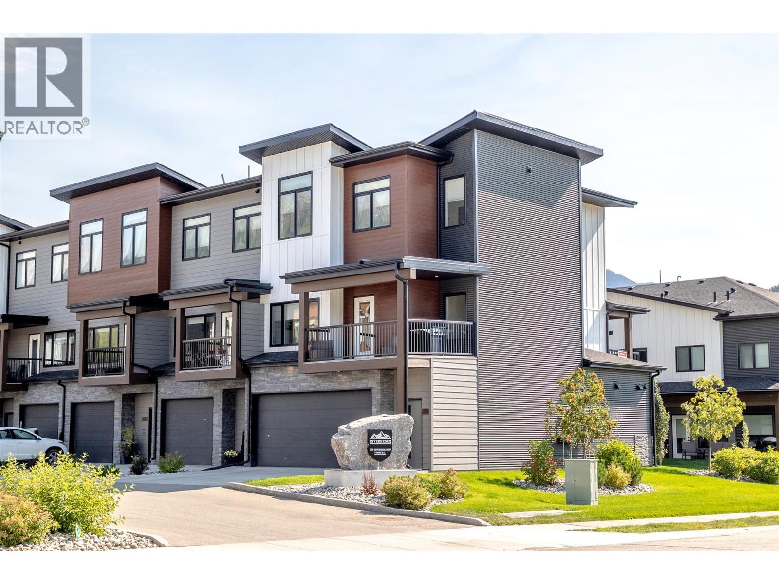 700 Riverside Way Unit# 201, Fernie, British Columbia  V0B 1M7 - Photo 2 - 10328317