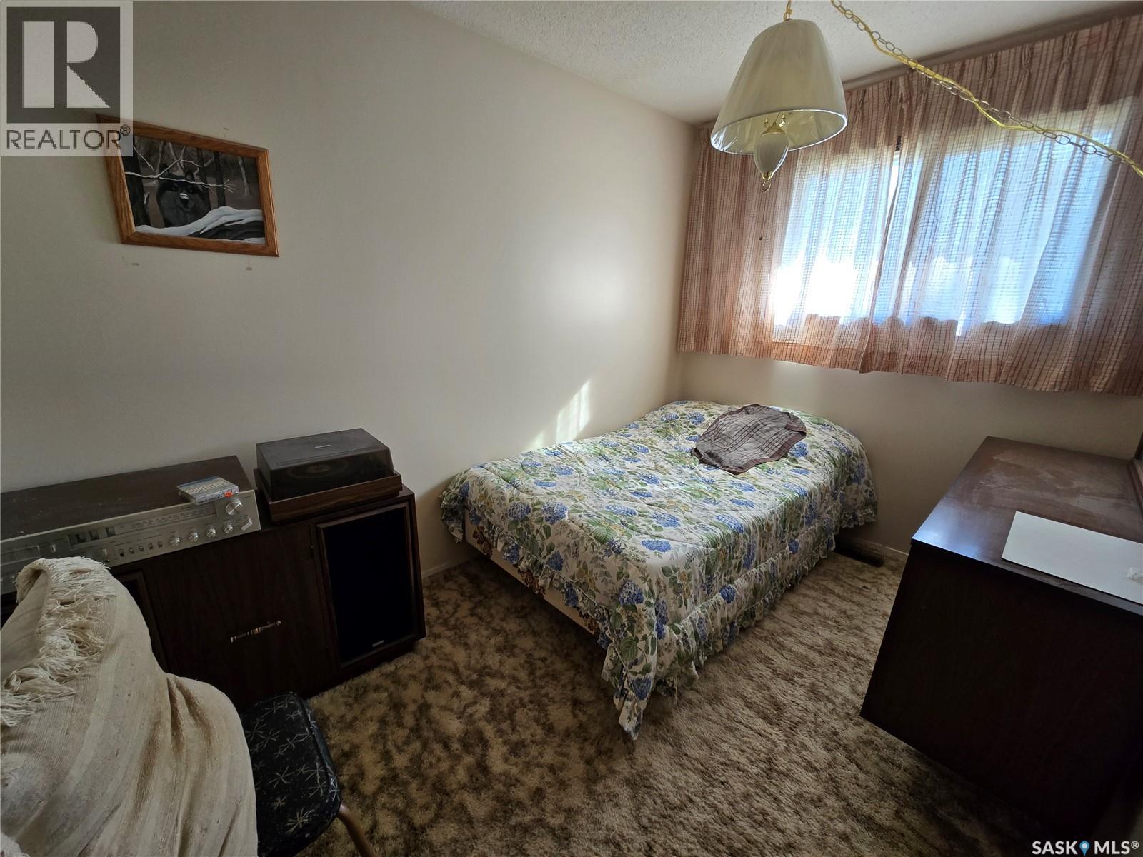 1221 Dahl Street E, Swift Current, Saskatchewan  S9H 3X9 - Photo 8 - SK019932