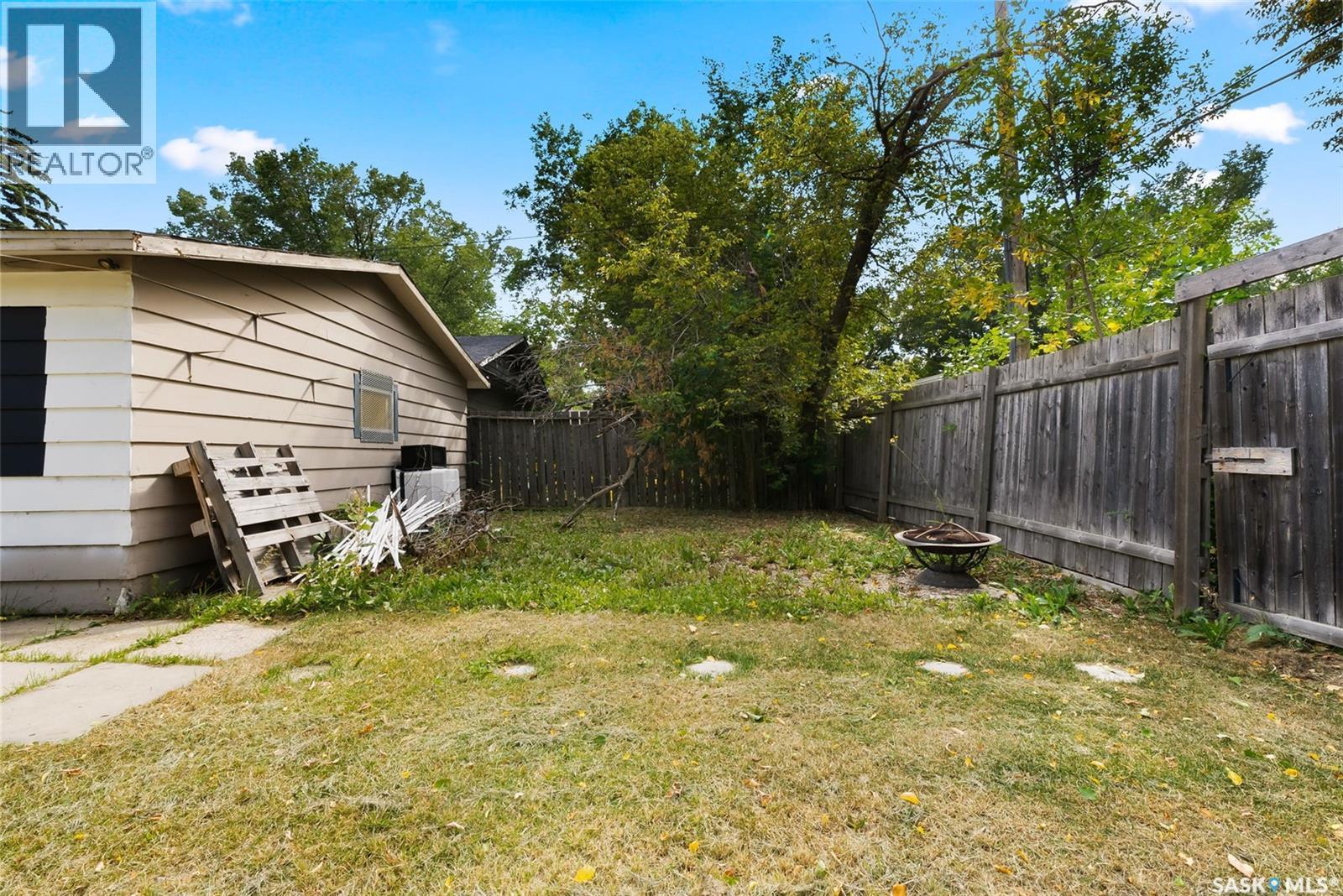 1960 Cowan Crescent, Regina, Saskatchewan  S4S 4C6 - Photo 38 - SK019931