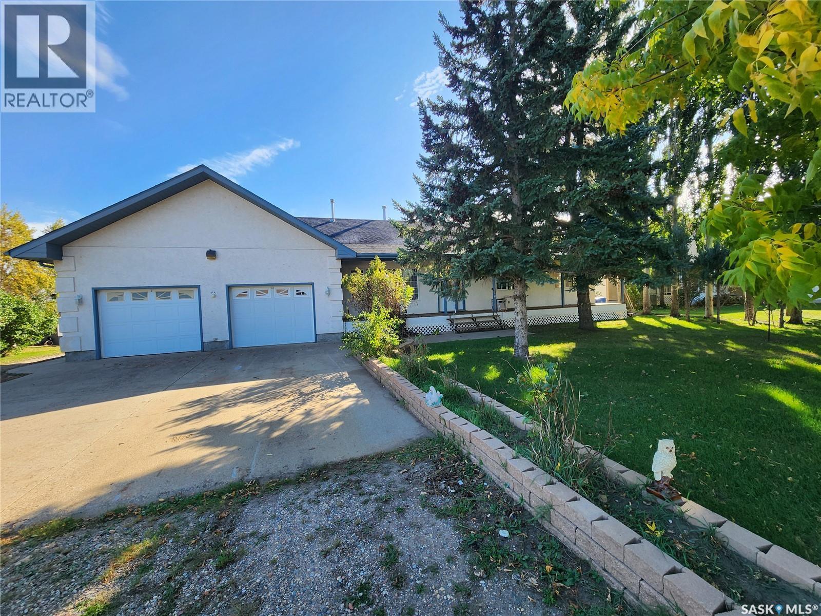 902 Drader Street, Estevan, Saskatchewan  S4A 0V6 - Photo 2 - SK019843