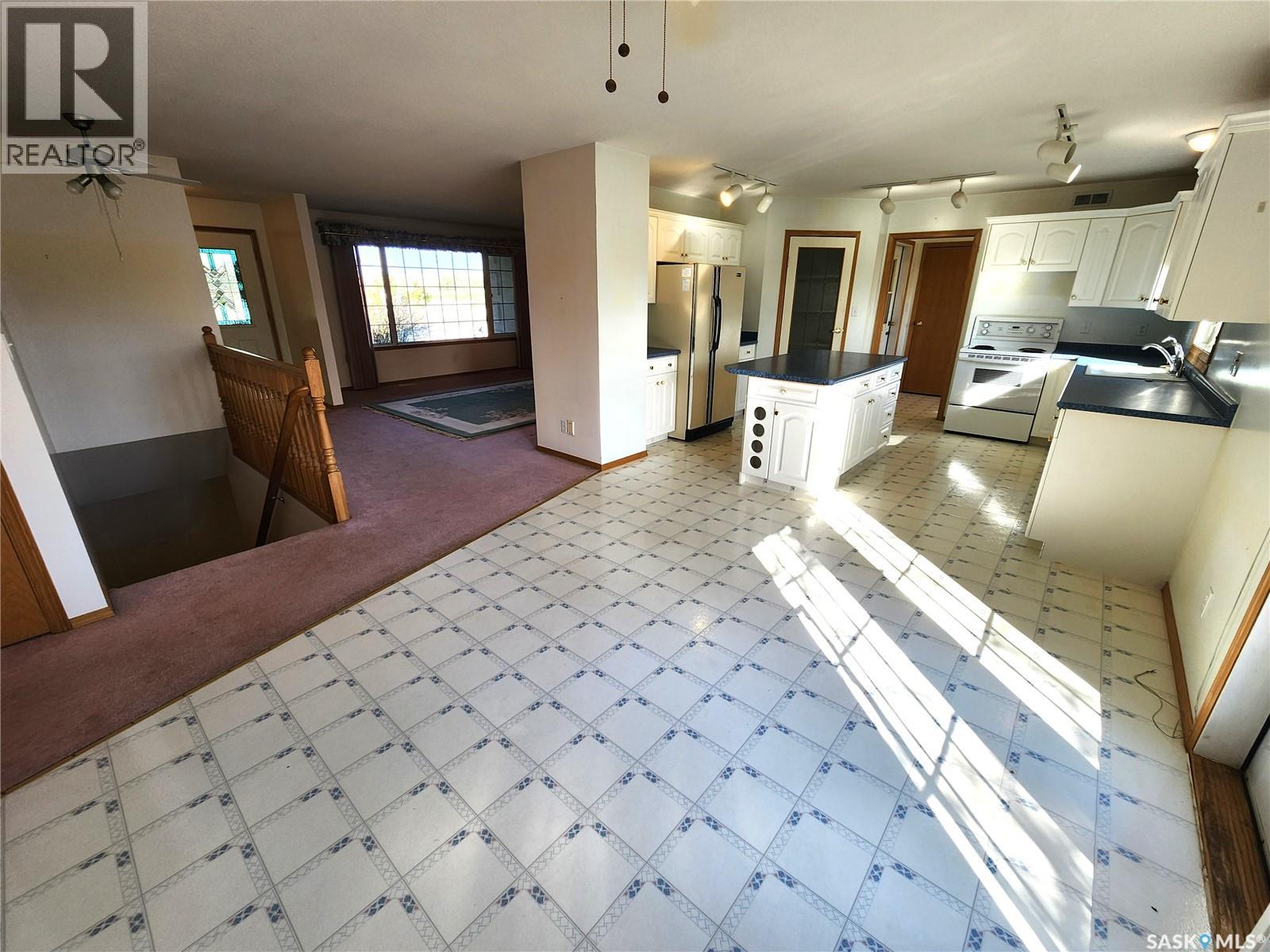 902 Drader Street, Estevan, Saskatchewan  S4A 0V6 - Photo 9 - SK019843