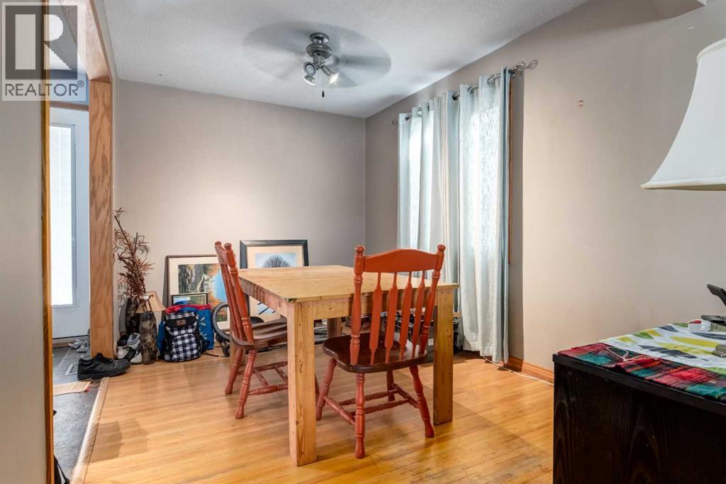 7711 Bowcliffe Crescent Nw, Calgary, Alberta  T3B 2S5 - Photo 10 - A2260325