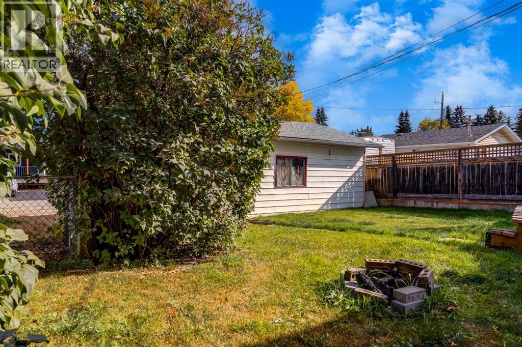 7711 Bowcliffe Crescent Nw, Calgary, Alberta  T3B 2S5 - Photo 28 - A2260325