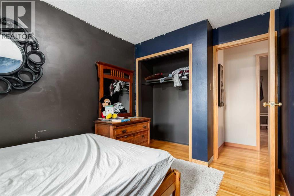 7711 Bowcliffe Crescent Nw, Calgary, Alberta  T3B 2S5 - Photo 12 - A2260325