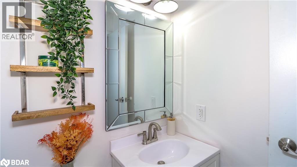 126 Bell Farm Road Unit# 113, Barrie, Ontario  L4M 6J3 - Photo 8 - 40775890