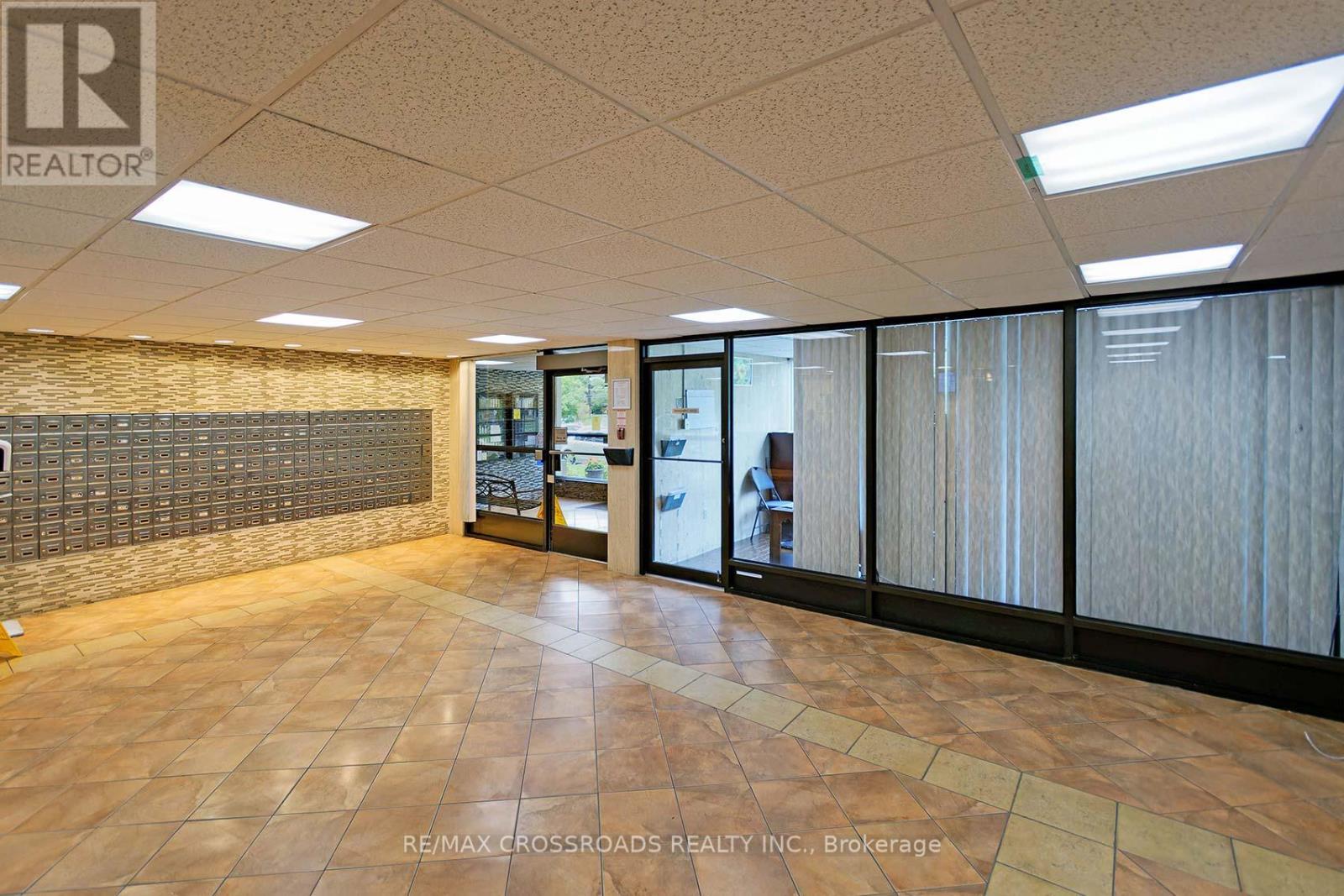 210 - 25 Sunrise Avenue, Toronto, Ontario  M4A 2S2 - Photo 4 - C12440919
